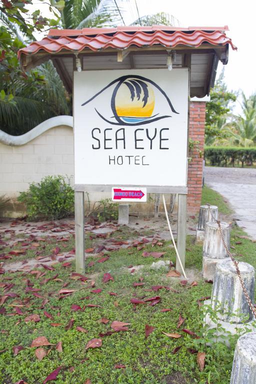 Sea Eye Hotel - Tropical Building Утила Екстериор снимка